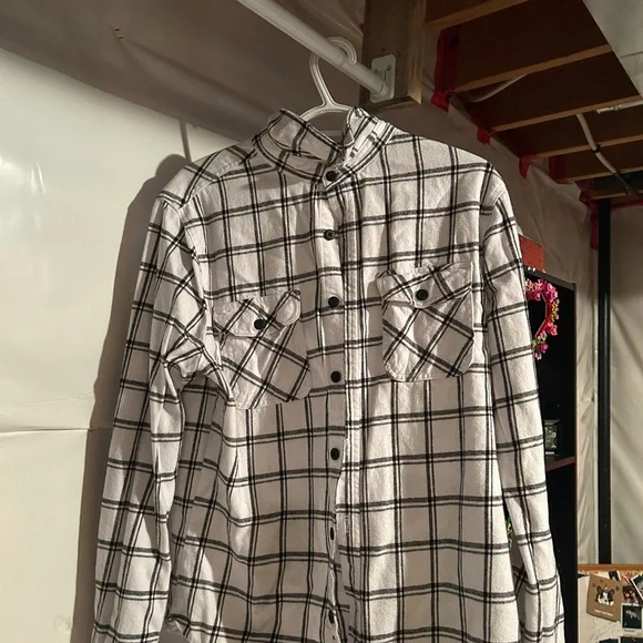 multiple plaid flannels - Picture 2 of 4